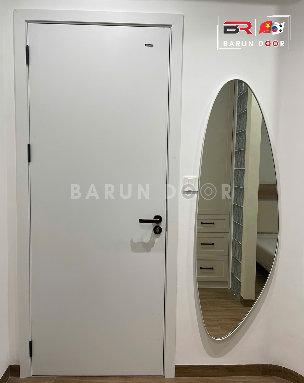n&ecirc;n chọn cửa nhựa abs h&agrave;n quốc hay cựa th&eacute;p v&acirc;n gỗ