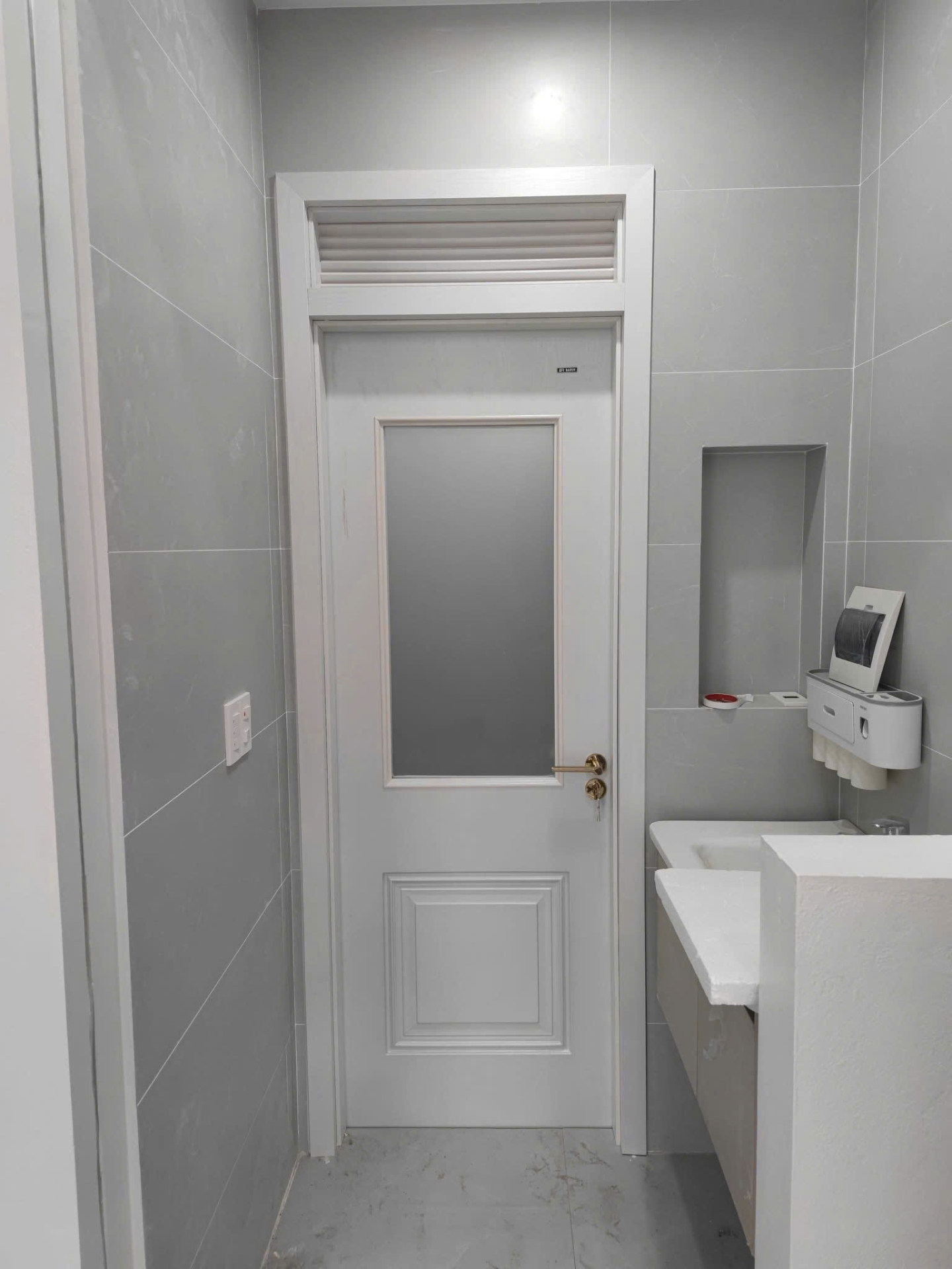 cửa abs h&agrave;n quốc Barun door được tin d&ugrave;ng l&agrave;m cửa nh&agrave; vệ sinh