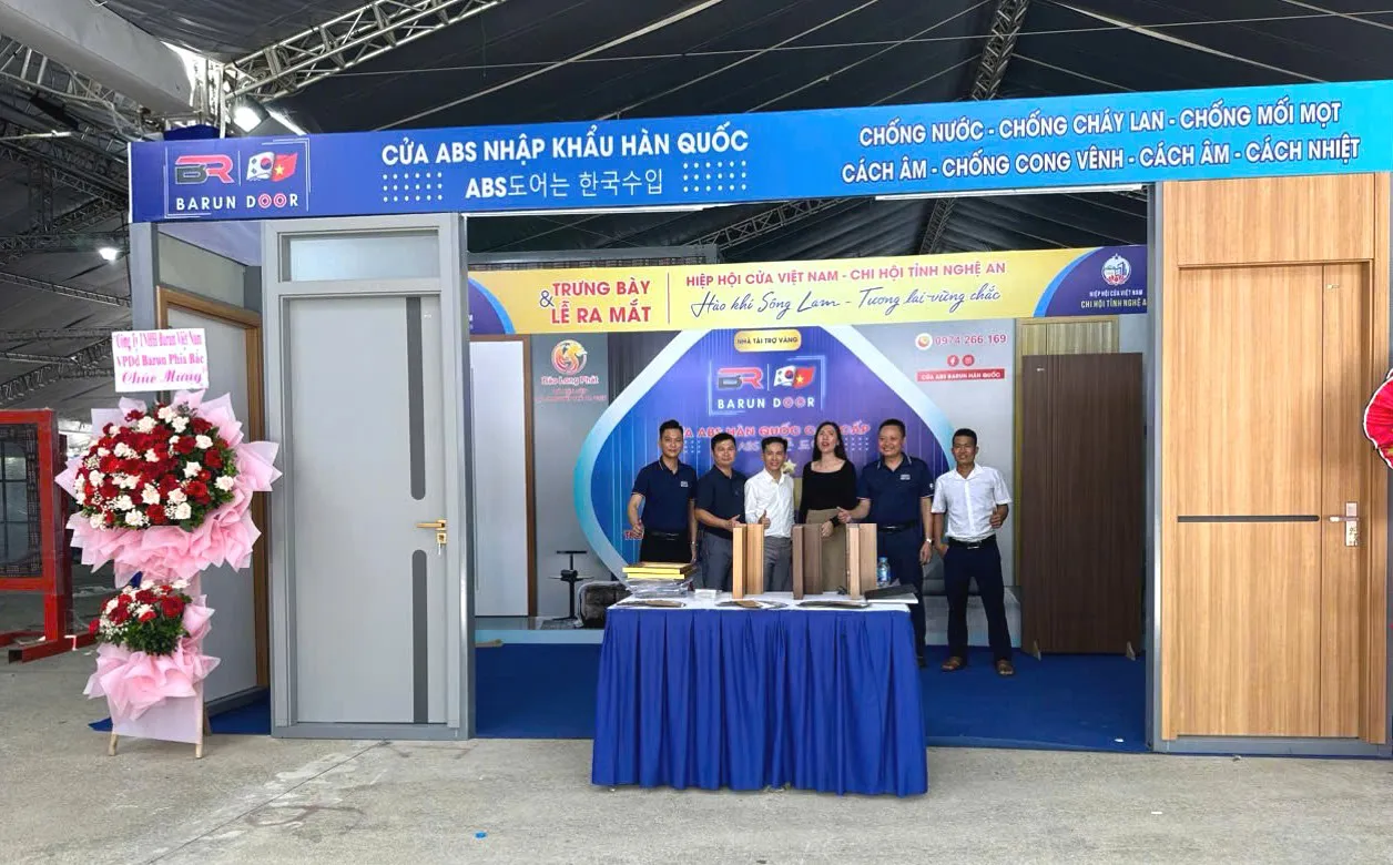 Gian h&agrave;ng trưng b&agrave;y cửa ABS nhập khẩu h&agrave;n quốc barun door