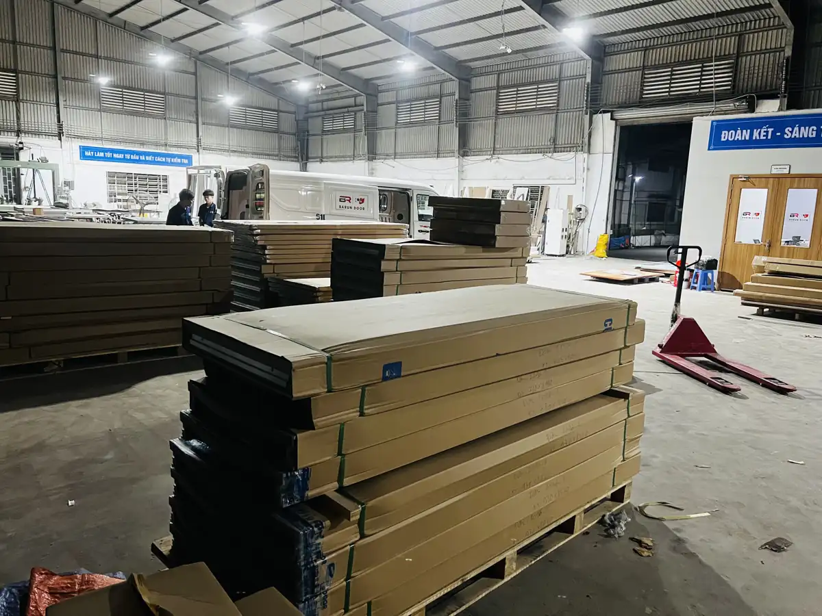 Barun Door sẵn sàng vật tư, đáp ứng nhu cầu sản xuất cửa nhựa ABS dịp cuối năm