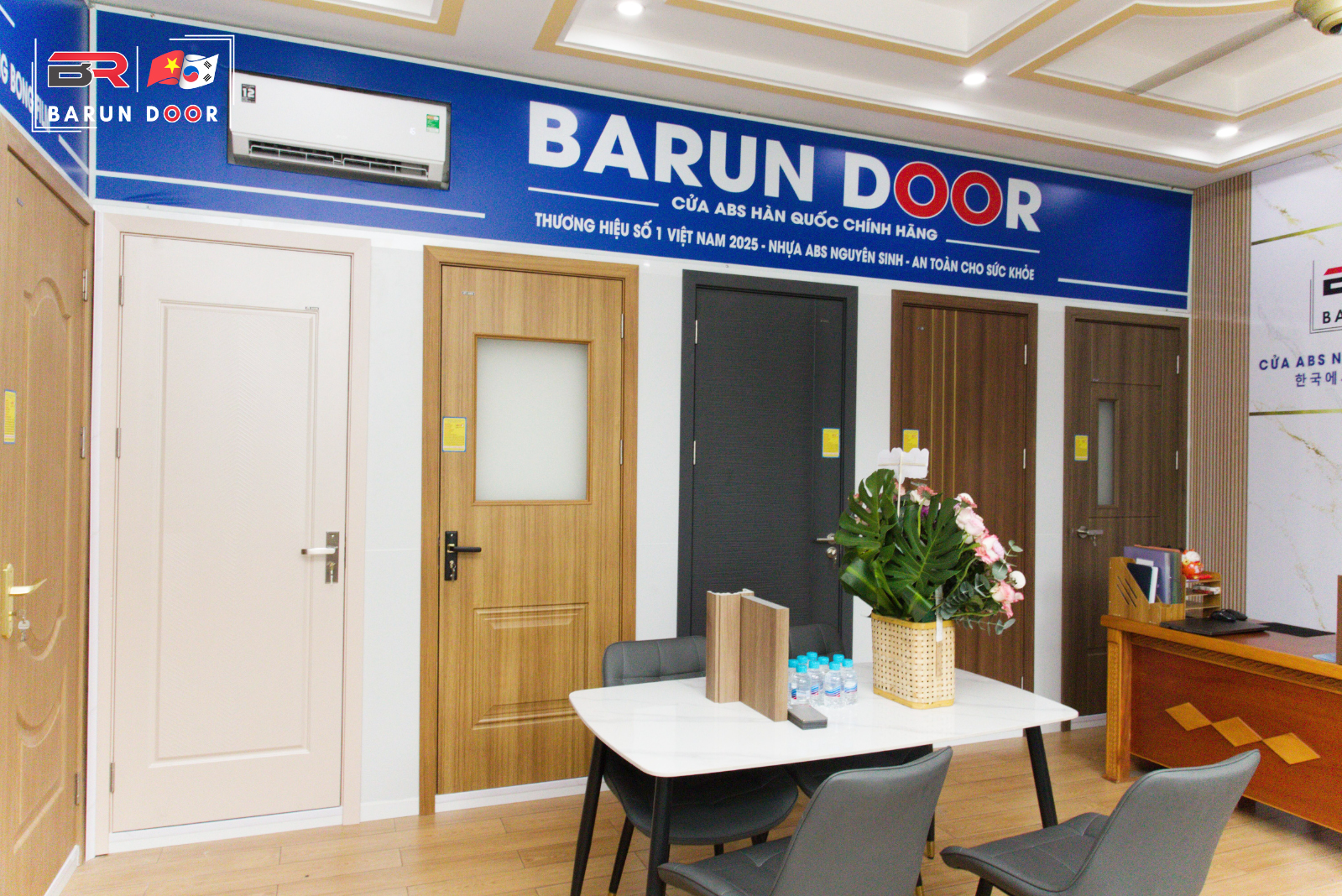 các mẫu cửa trưng bày