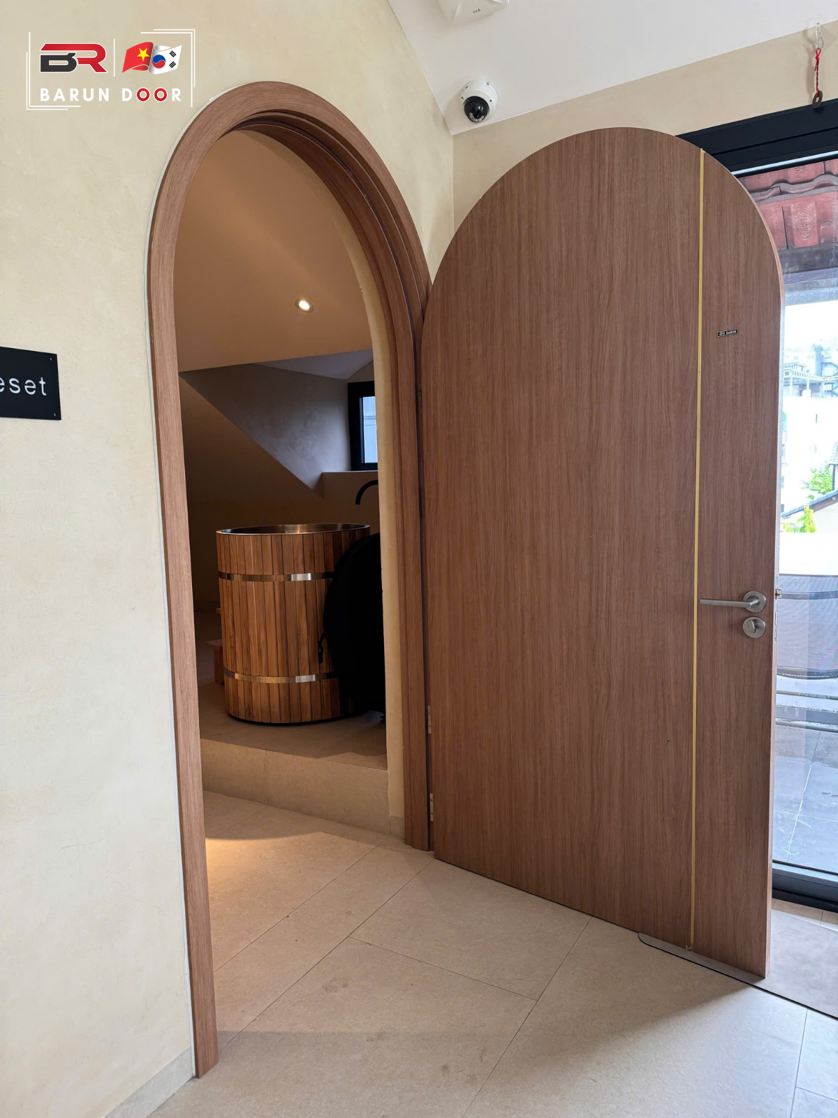 cửa v&ograve;m v&acirc;n gỗ abs h&agrave;n quốc barun door cực đẹp