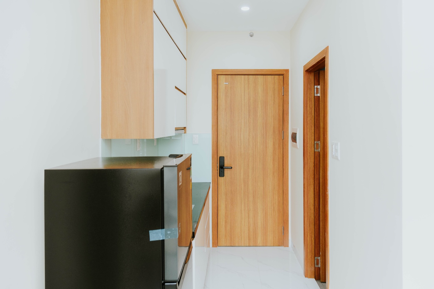 cửa nhựa giả gỗ abs hàn quốc trong công trình thực tế