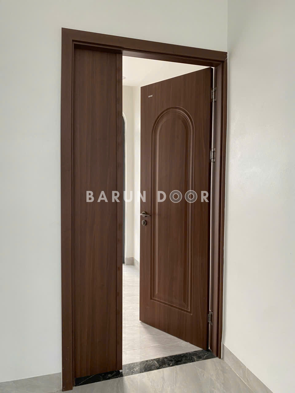  C&oacute; n&ecirc;n lắp đặt cửa 2 c&aacute;nh l&agrave;m cửa ph&ograve;ng ngủ cửa nhựa ABS H&agrave;n Quốc cho ph&ograve;ng ngủ hiện đại